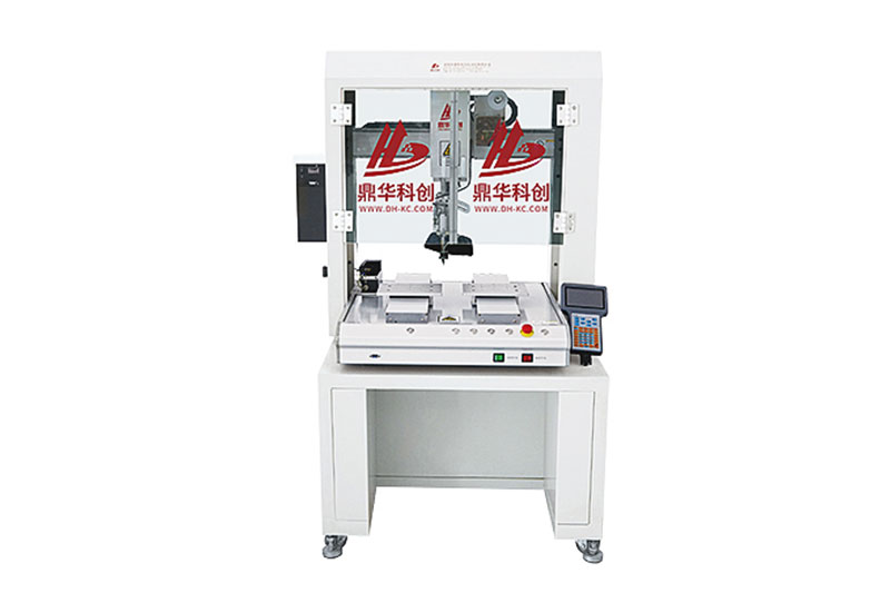 Dual station soldering robot