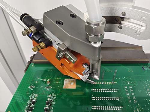 桌面式自动剪脚机